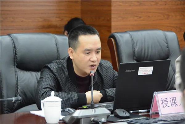 江阳法院“法官沙龙” 讨论学习新民事诉讼证据规定(图4)