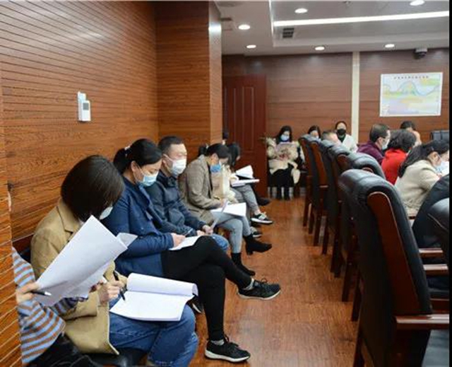 江阳法院“法官沙龙” 讨论学习新民事诉讼证据规定(图13)