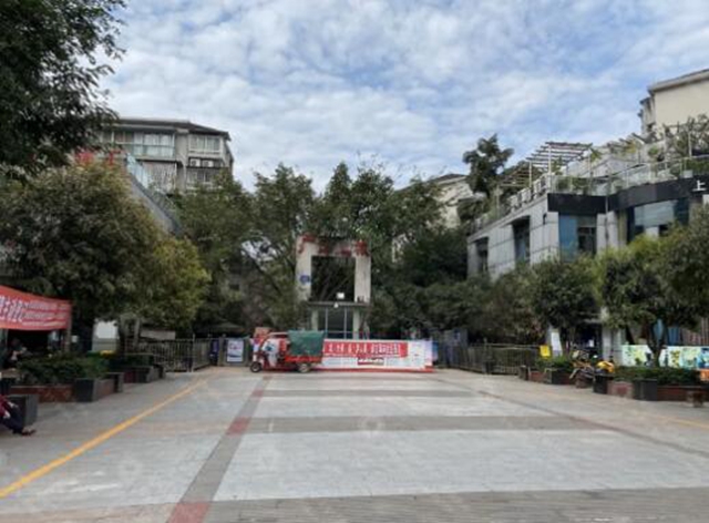 速度围观!龙马潭法院即将拍卖:奥迪轿车、成都写字楼loft、泸州住宅……(图19) 速度围观!龙马潭法院即将拍卖:奥迪轿车、成都写字楼loft、泸州住宅……(图19)