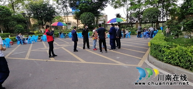 江阳区茜草街道匠心社区对辖区茶馆占道经营全面清理(图2)