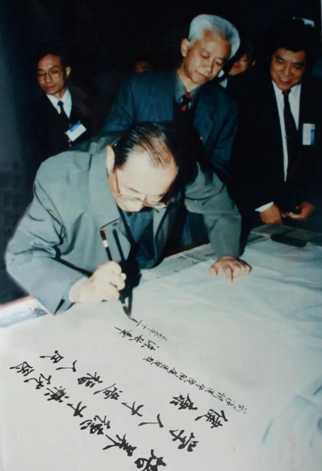 【70年·时移境迁】变了又变的西南医大附院大门，你看过几个？(图6)