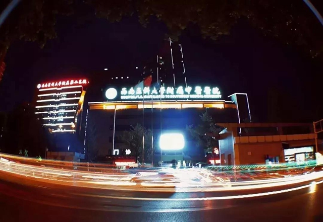 【围观】毒蛇造访家中，泸州两男子被咬伤入院(图3)