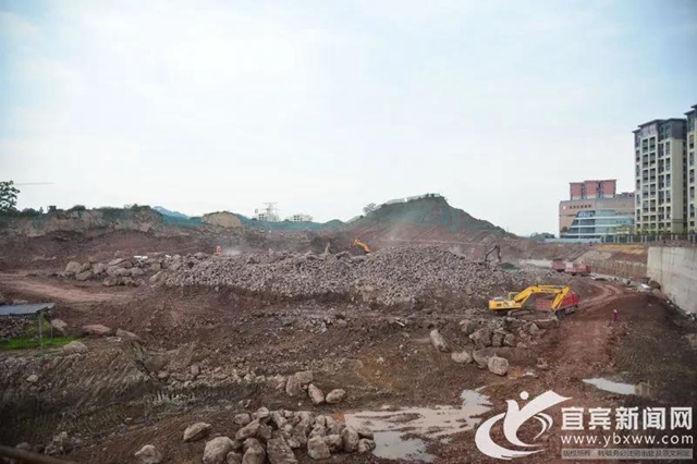 横跨高速!宜宾这座跨线桥预计10月前完工!(图5) 横跨高速!宜宾这座跨线桥预计10月前完工!(图5)