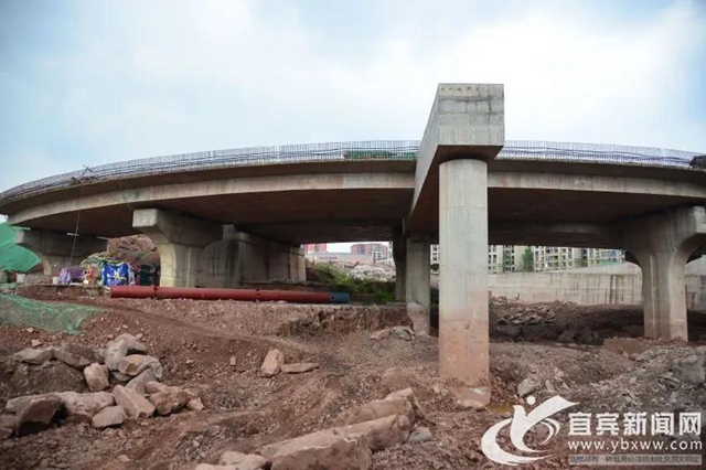 横跨高速!宜宾这座跨线桥预计10月前完工!(图3) 横跨高速!宜宾这座跨线桥预计10月前完工!(图3)