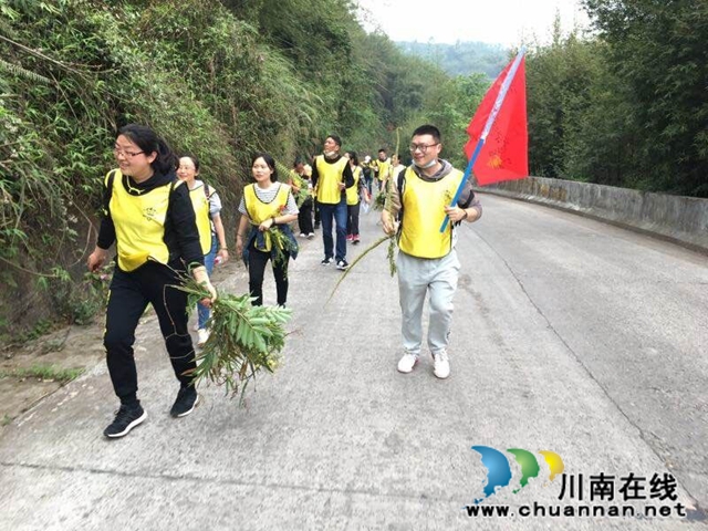 龙马潭区罗汉街道机关工会开展职工户外拓展活动(图5)