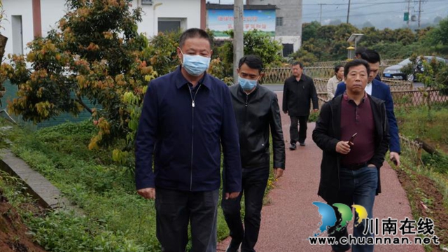 国家荔枝(龙眼)产业技术体系首席科学家考察合江县荔枝产业示范基地(图2) 国家荔枝(龙眼)产业技术体系首席科学家考察合江县荔枝产业示范基地(图2)