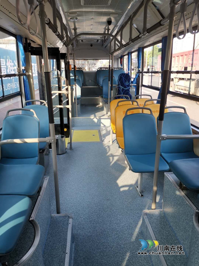 坐公交更舒心!泸州公交9条线路新投入60台纯电动新能源车(图3) 坐公交更舒心!泸州公交9条线路新投入60台纯电动新能源车(图3)