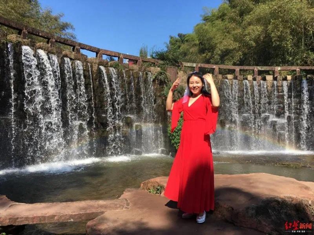 罕见！宜宾蜀南竹海四级瀑布同现彩虹(图2)