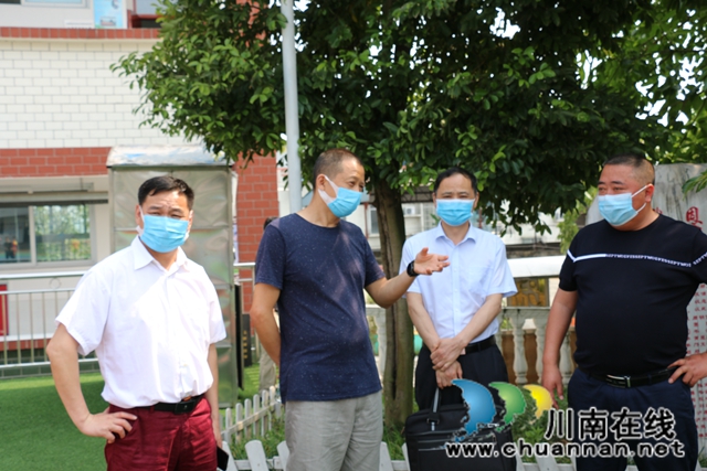 泸县人大常委会到潮河镇督查疫情防控工作(图2)
