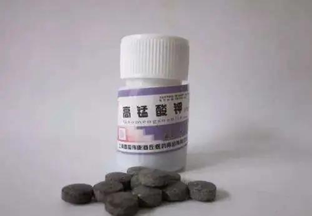 【惊险】1岁女童误把药片当糖果，嘴巴被烧焦？