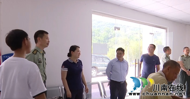 泸州军分区走访慰问合江县受疫情影响困难群众(图4)