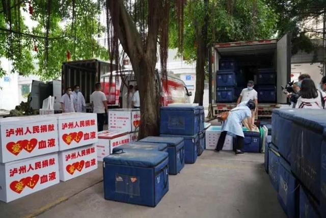 60万毫升!四川省第四批援鄂血液在泸州启程(图4) 60万毫升!四川省第四批援鄂血液在泸州启程(图4)