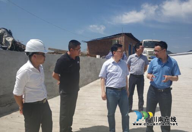 叙永县委副书记江勇强调研合乐苗族乡城乡建设用地增减挂钩试点项目