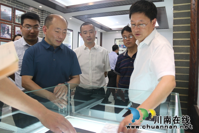 雅安市委组织部副部长刘宝一行到泸县玉蟾街道调研党建引领农村集体经济增收工作(图7)