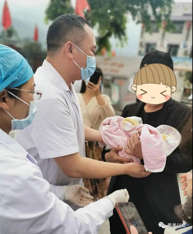 紧急!兴文一孕妇在车上产子,婴儿脐带绕颈(图3) 紧急!兴文一孕妇在车上产子,婴儿脐带绕颈(图3)