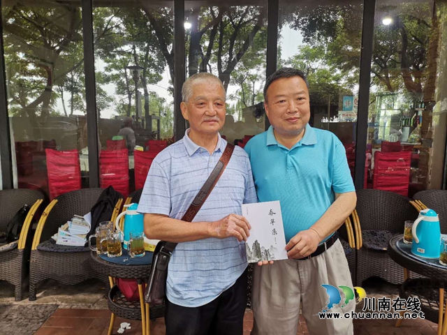 泸州本土作家赠“粮” 山乡孩子将披上“文学的翅膀”(图11)