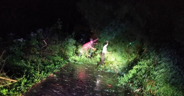 【突发】大风吹倒房子,泸州嬢嬢被埋!(图4) 【突发】大风吹倒房子,泸州嬢嬢被埋!(图4)