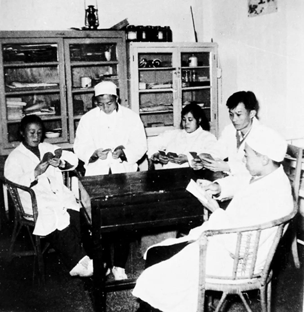 【岁月流金·70年史迹】各种高难度手术，70年代西南医大附院已名扬四海(图4)