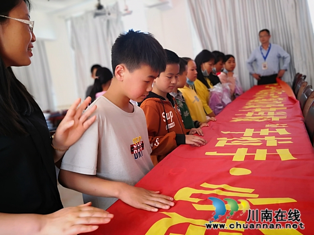 手拉手心连心，情系赤水共成长！泸州十二中与叙永赤水镇中学开展结对活动(图1)