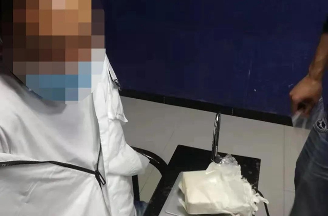 云南毒枭第一次来泸州叙永叙就“栽”手套哥手里！（内附抓捕视频）(图2)