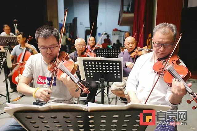 曾登上央视!自贡川剧再现 “中西合璧”练就天籁之音(图3) 曾登上央视!自贡川剧再现 “中西合璧”练就天籁之音(图3)