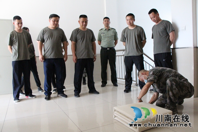 龙马潭区红星街道开展军事拓展训练 凝聚军地团结力量(图4)