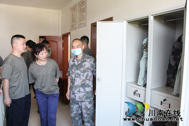 龙马潭区红星街道开展军事拓展训练 凝聚军地团结力量(图2)