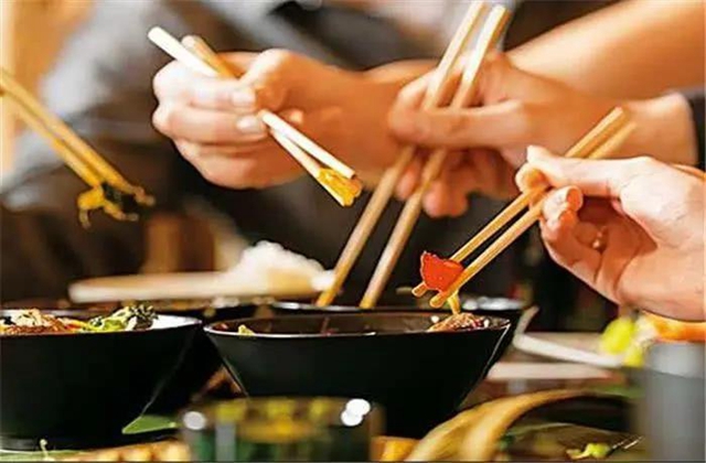 【分享】洗完筷子朝上还是朝下放？大部分人做错了！