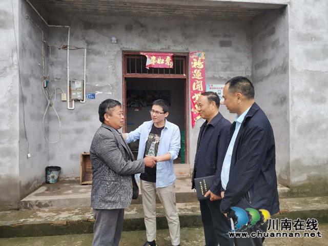 泸县牛滩镇坳田村驻村帮扶队建立产业脱贫蓄水池(图2)