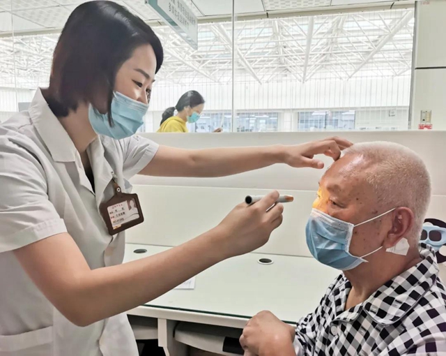 【扩散】100%的人都会得？今天，84岁的老兵重见光明！(图4)