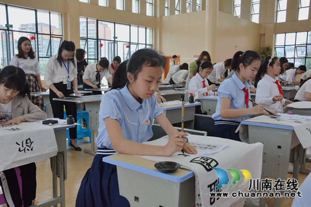 叙永县城西实验学校：师生笔尖对决，千人在线“观战”(图4)