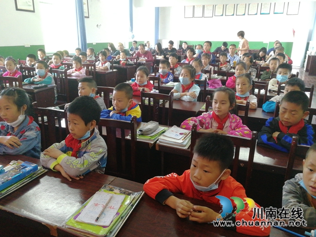 纳溪区天仙镇中心小学开展骨干教师示范引领活动(图2)