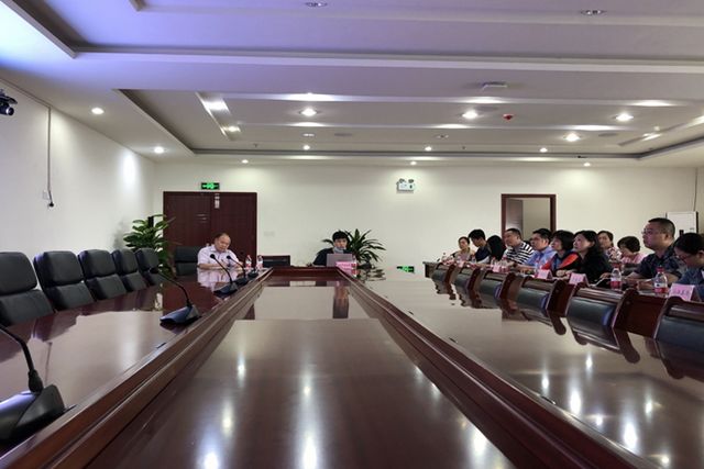 泸州组织全市食品经营监管人员开展食品安全管理人员抽查考核培训(图1)