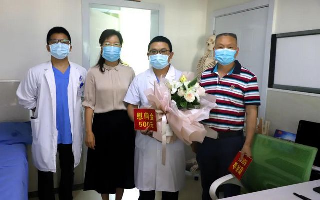 全国科技工作者日，泸州福欣医院三名医务人员获县科协领导上门慰问(图3)