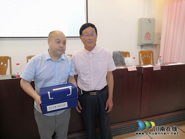 泸州市首届姓氏文化与家谱、族谱展示交流会成功举办(图18)