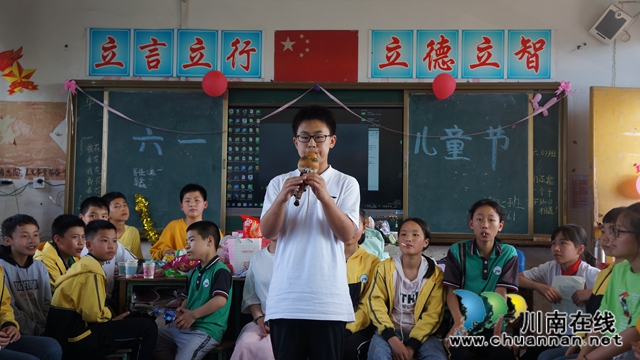 泸县立石镇中心小学分班庆“六一”(图1)