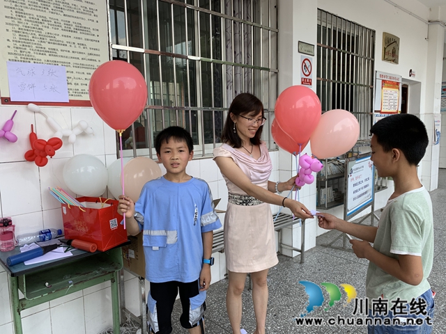 泸县得胜小学仁和完小举行具有村校特色的“六一”活动(图5) 泸县得胜小学仁和完小举行具有村校特色的“六一”活动(图5)