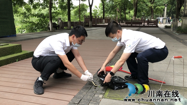 工行泸州分行团委组织开展“保护母亲河”活动(图3)