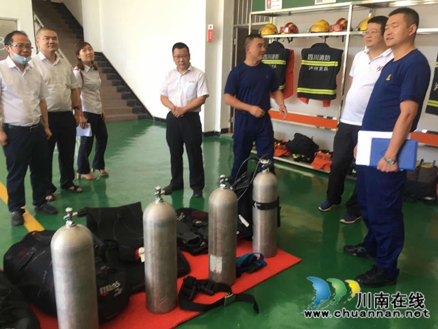 合江县消防救援大队组织开展消防队开放日体验活动(图1) 合江县消防救援大队组织开展消防队开放日体验活动(图1)