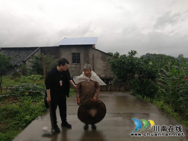 泸县综合行政执法局脱贫攻坚入户走访活动(图2)