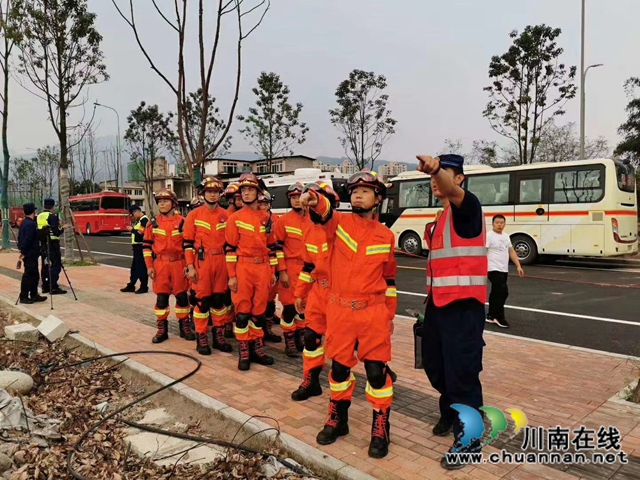 练为战！泸州消防“亮剑”地震实战拉动演练现场(图6)