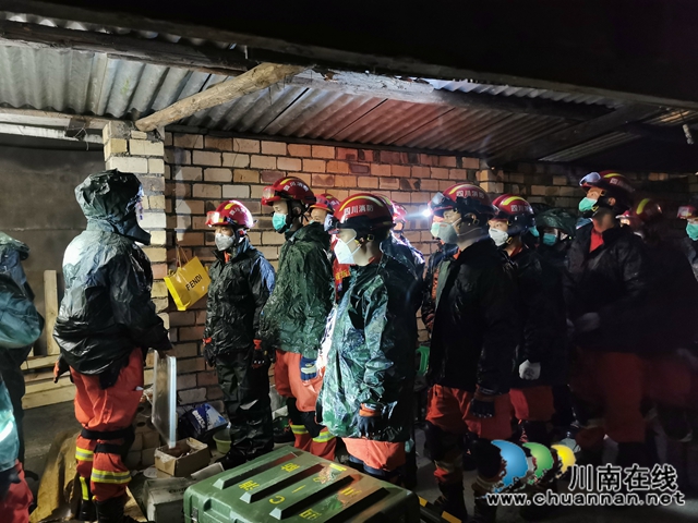 练为战！泸州消防“亮剑”地震实战拉动演练现场(图14)