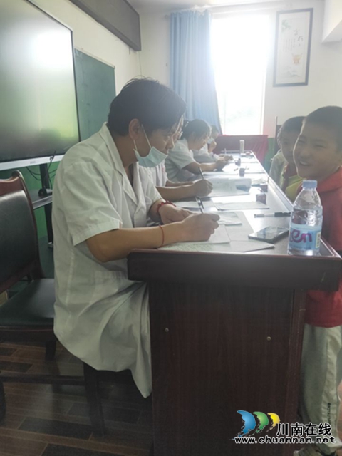 纳溪区天仙镇中心小学开展学生体检活动(图2)