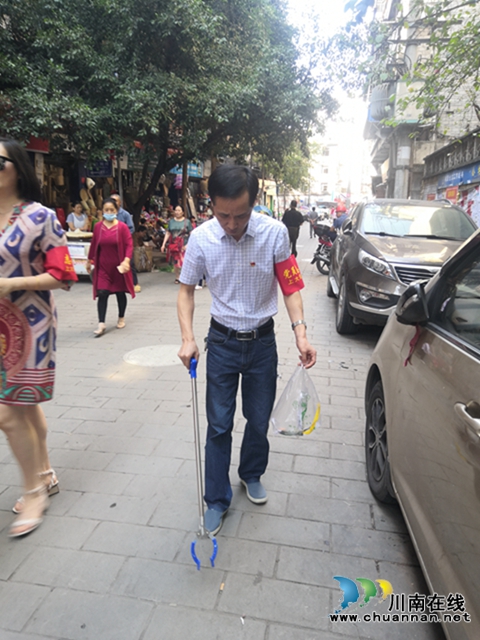 龙马潭区小市街道上大街社区开展志愿者活动(图1)