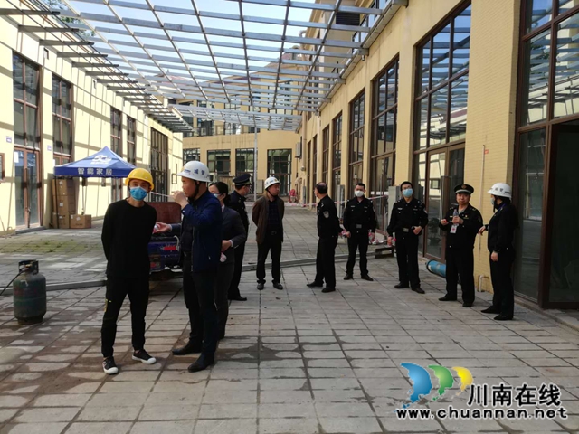 龙马潭区综合行政执法局依法拆除大型违法建设(图2) 龙马潭区综合行政执法局依法拆除大型违法建设(图2)