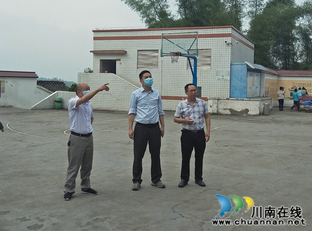 泸县潮河镇开展学校安全综合检查(图1)