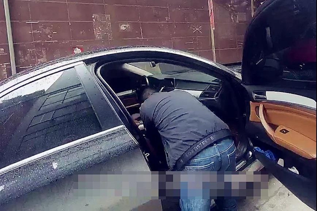 泸州警方破获特大贩毒案，毒贩家中搜出成堆现金毒资！(图11)