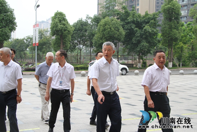 泸州市委常委刘云莅临四川三河职业学院调研(图1)