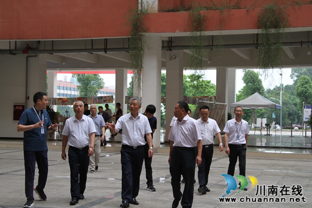 泸州市委常委刘云莅临四川三河职业学院调研(图2)