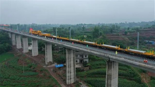 川南城际铁路开始铺轨！内自泸段明年建成通车